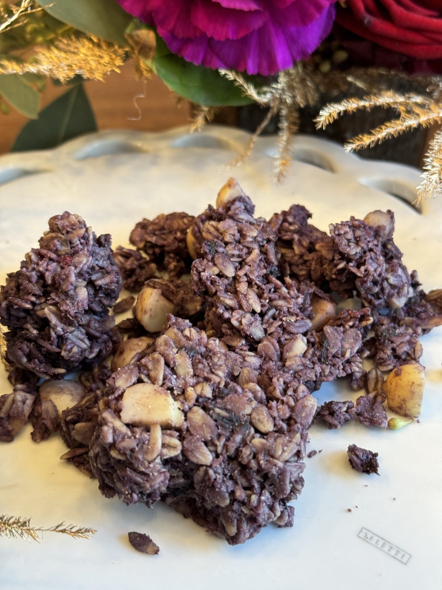 Blaubeeren Macadamia Granola