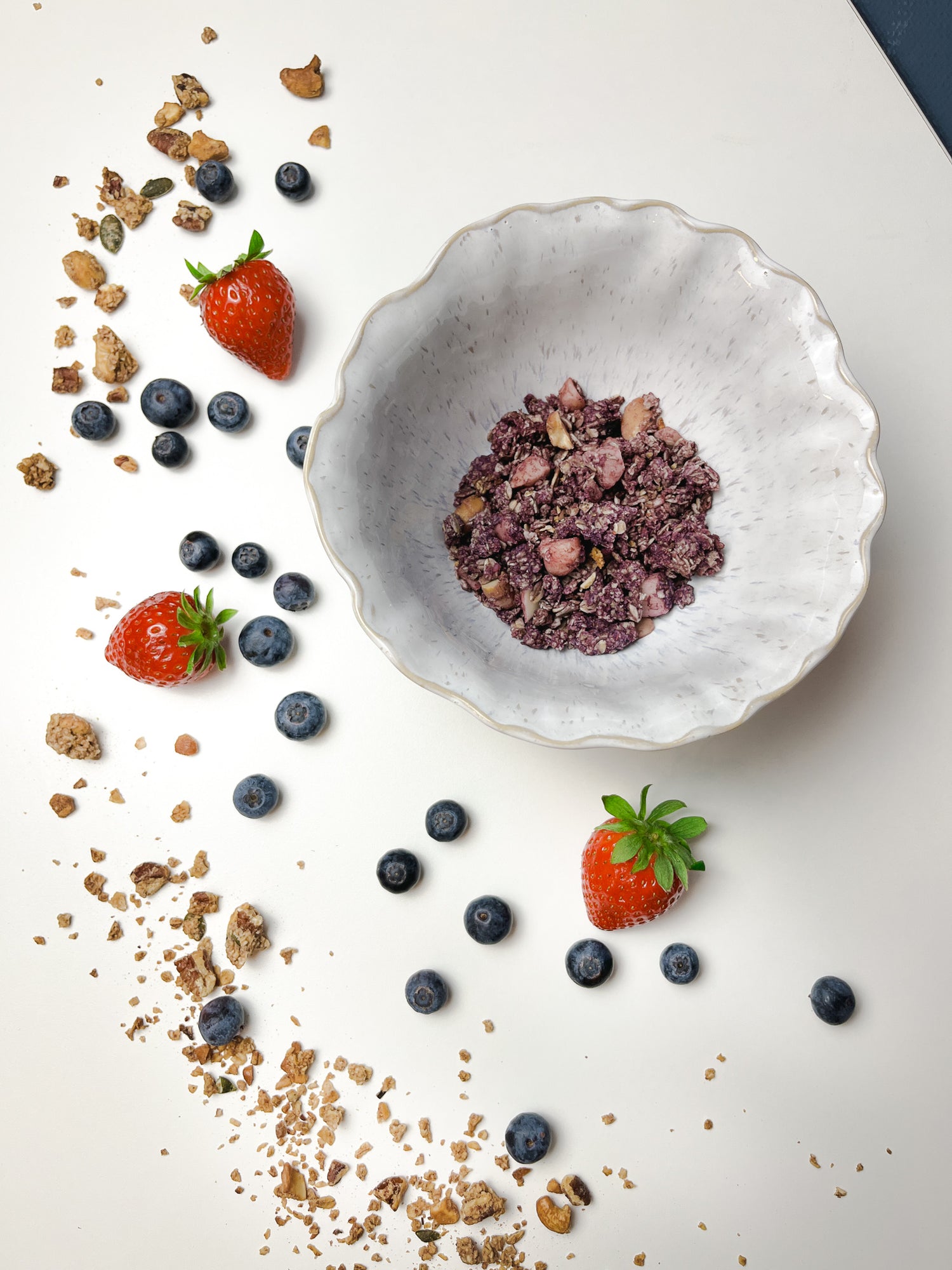 Blaubeeren Macadamia Granola